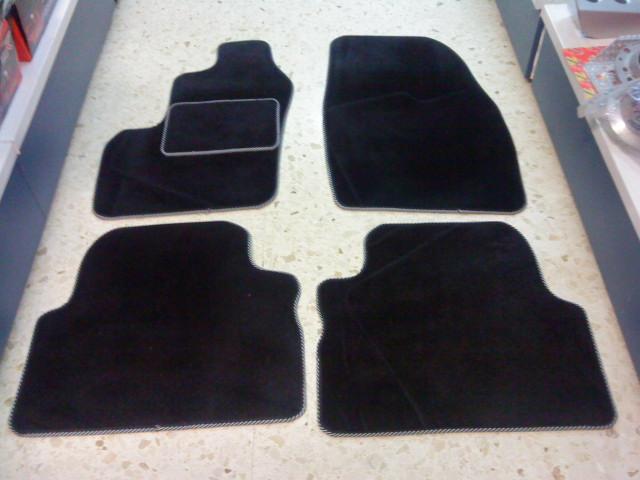 ALFOMBRAS MOQUETA + GOMA NEGRAS ESPECIFICAS FORD FOCUS